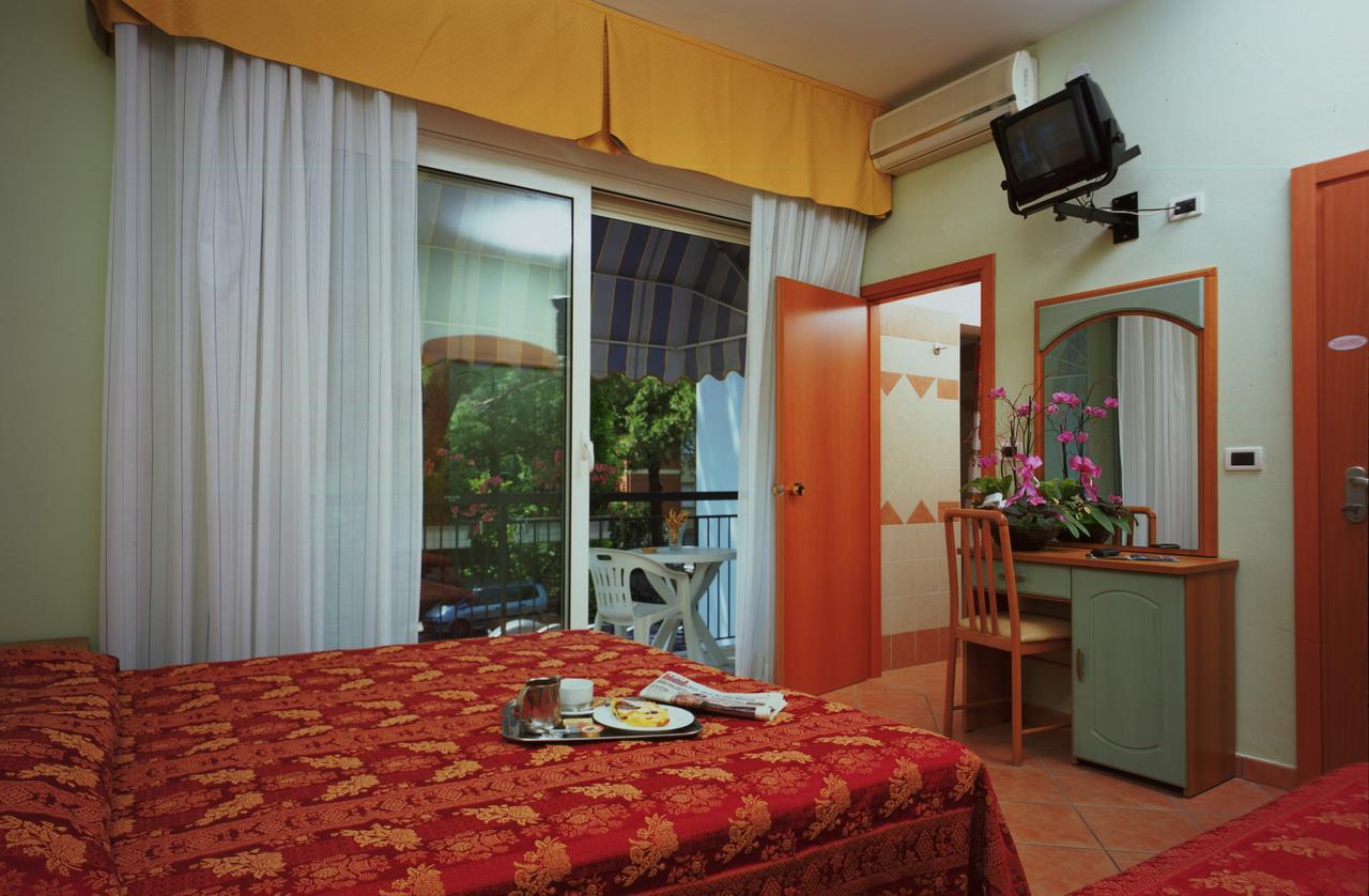 Mondial Hotell Cervia Exteriör bild