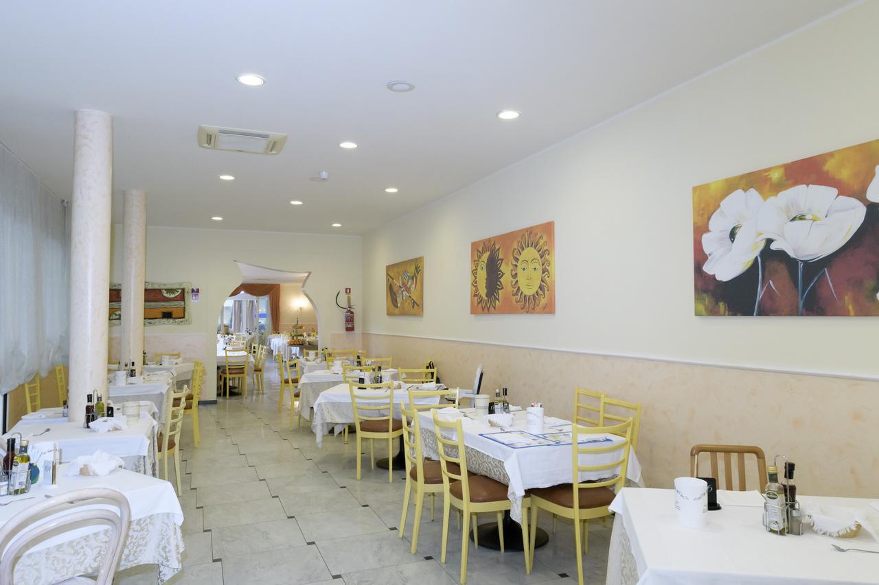 Mondial Hotell Cervia Exteriör bild